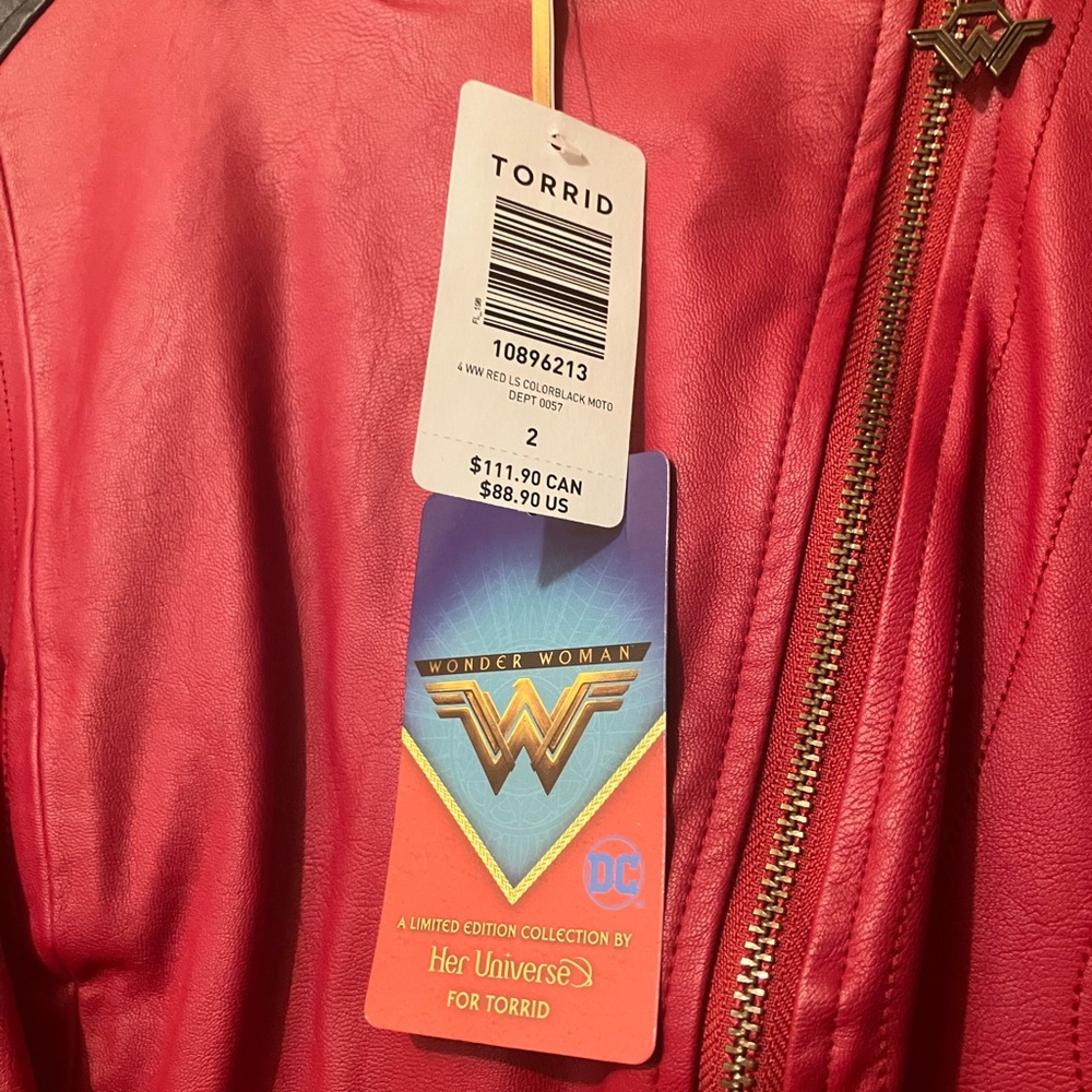 Wonder Woman Faux leather jacket 2x - Picture 3 of 3